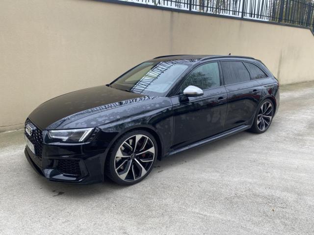 Audi Rs4 2.9 Tfsi 450 Full Options ???