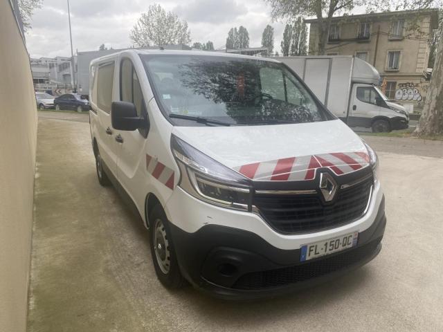 Renault Trafic image 2