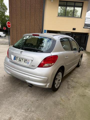 Peugeot 207 image 3