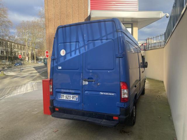 Mercedes Benz Sprinter image 1