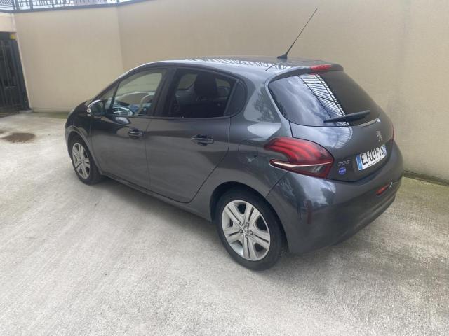 Peugeot 208 image 3