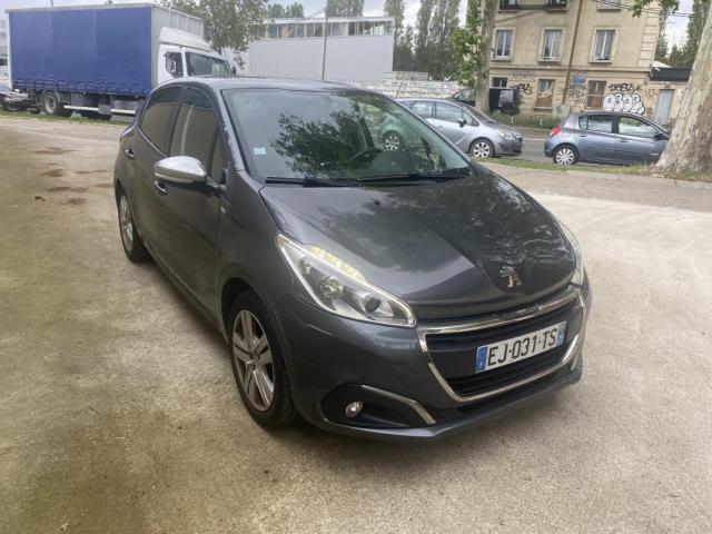 Peugeot 208 image 2