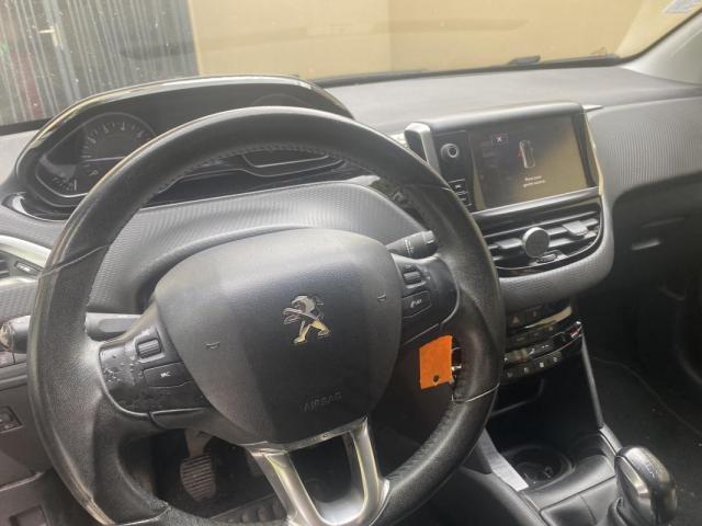 Peugeot 208 image 4