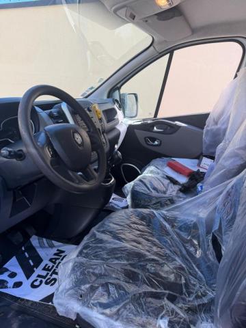 Renault Trafic image 2