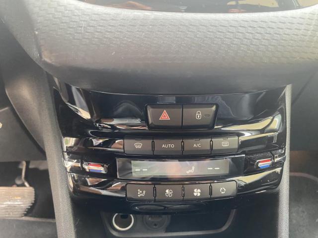 Peugeot 2008 image 6