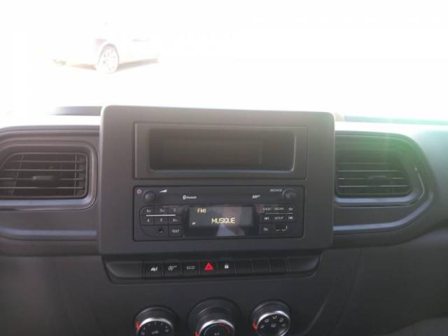Renault Master image 1