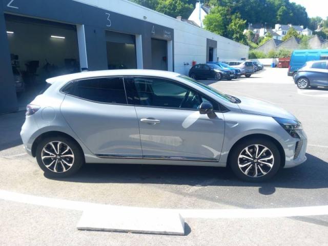 Renault Clio image 2