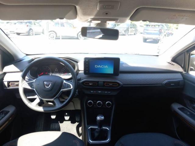 Dacia Sandero image 2