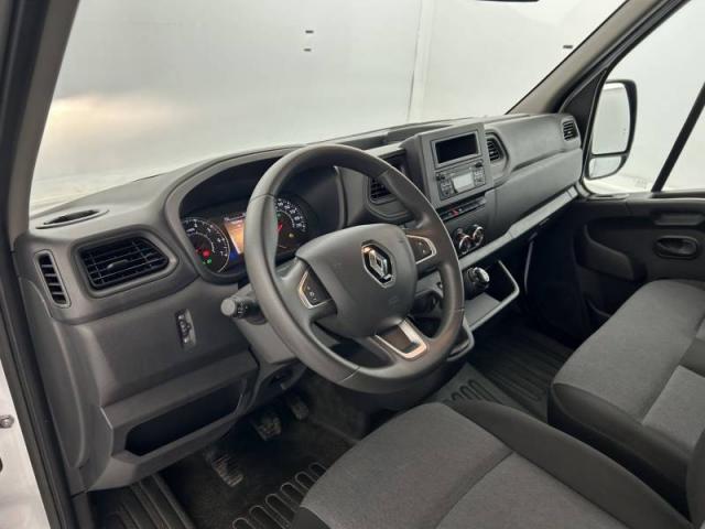 Renault Master image 1