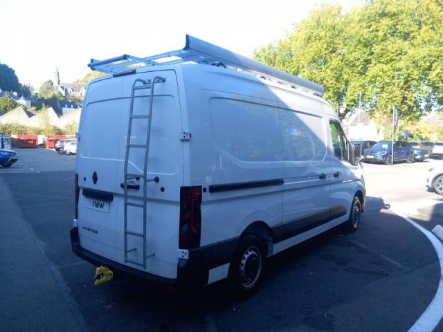 Renault Master image 1