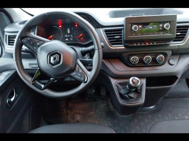 Renault Trafic image 2