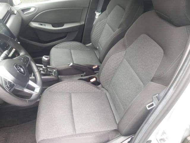 Renault Clio image 2