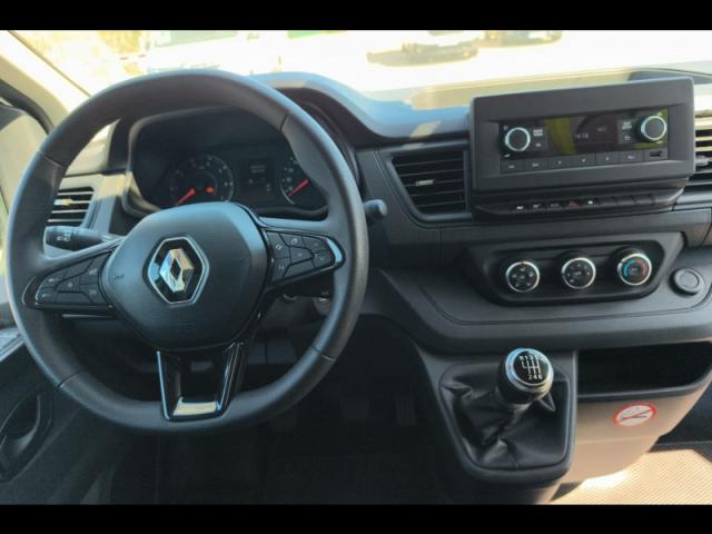 Renault Trafic image 2