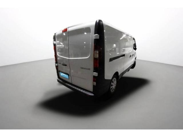 Renault Trafic image 2