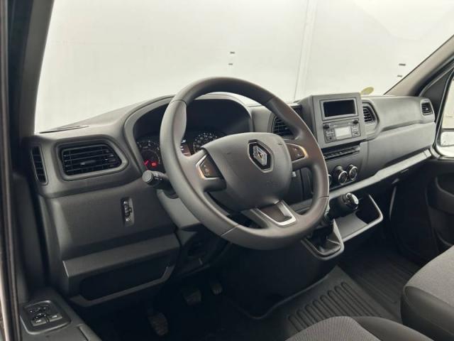 Renault Master image 1