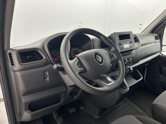 Renault Master image 1