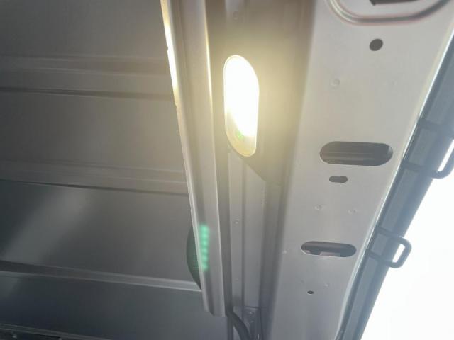 Citroen Jumpy image 2