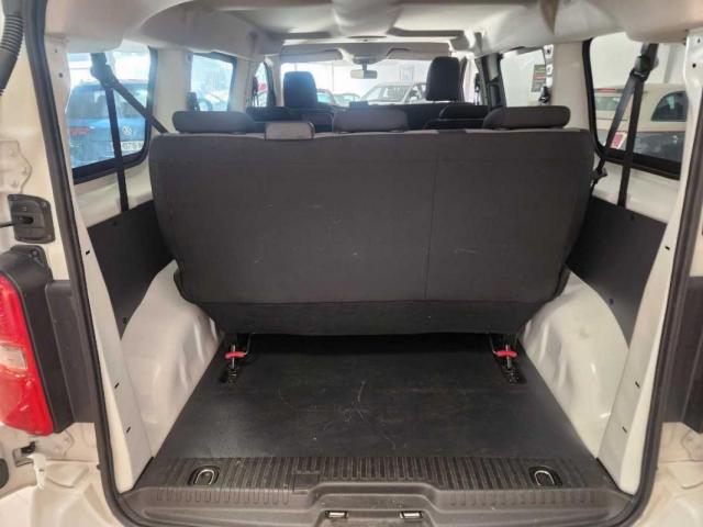 Peugeot Traveller image 5