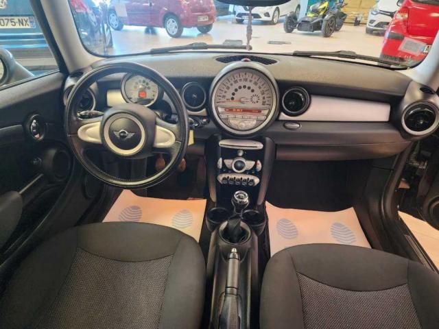 Mini Clubman image 3