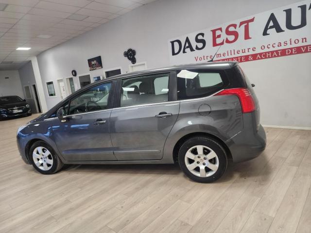 Peugeot 5008 image 1
