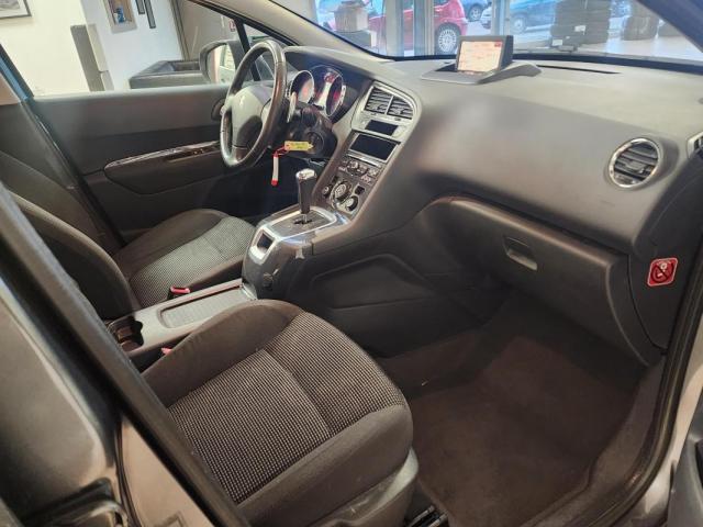 Peugeot 5008 image 8