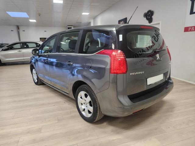 Peugeot 5008 image 2