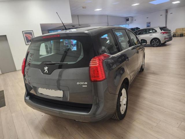 Peugeot 5008 image 9