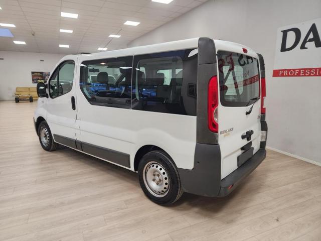 Renault Trafic image 1