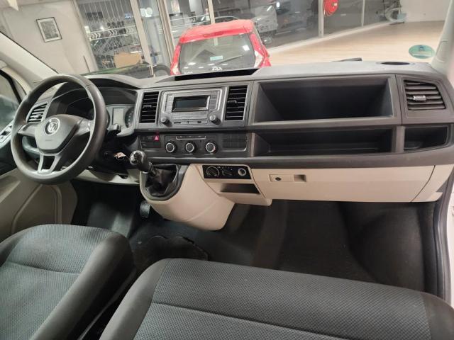 Volkswagen Transporter image 3