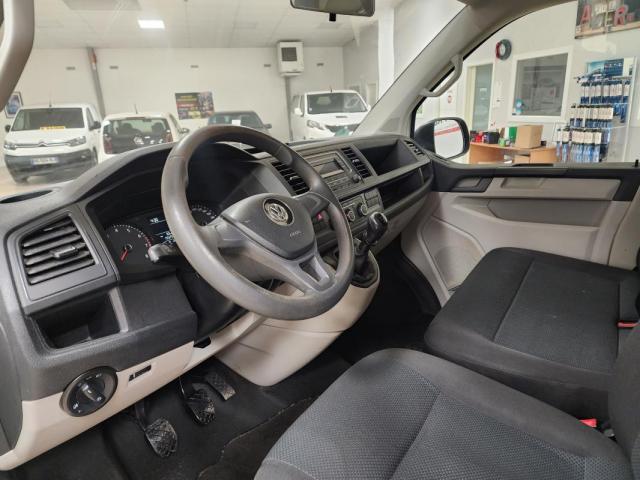 Volkswagen Transporter image 9