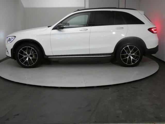 Mercedes Benz Glc image 9
