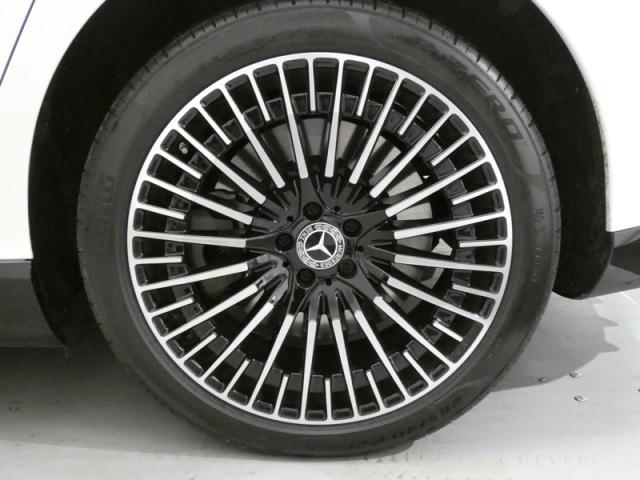 Mercedes Benz Eqs image 1
