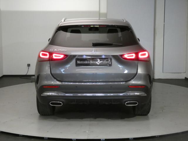 Mercedes Benz Gla image 1