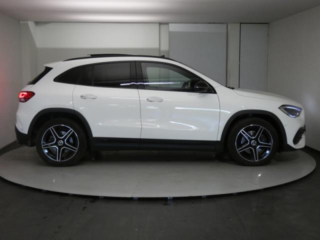 Mercedes Benz Gla image 3