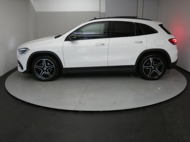 Mercedes Benz Gla image 6