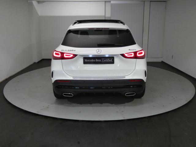 Mercedes Benz Gla image 1