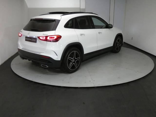 Mercedes Benz Gla image 9