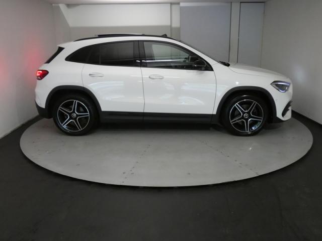 Mercedes Benz Gla image 4