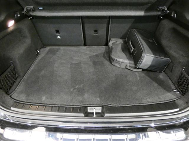 Mercedes Benz Eqa image 6