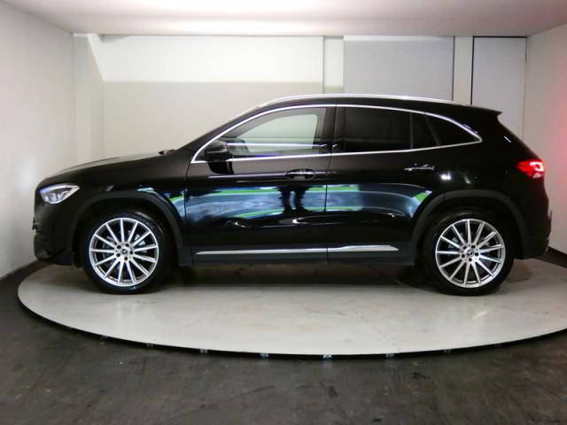 Mercedes Benz Gla image 2