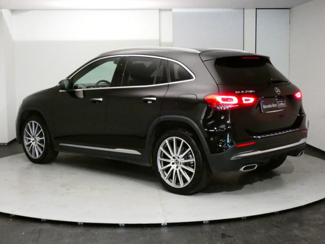 Mercedes Benz Gla image 8