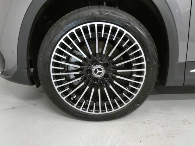 Mercedes Benz Eqa image 9