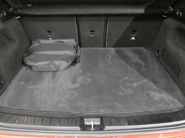 Mercedes Benz Eqa image 2