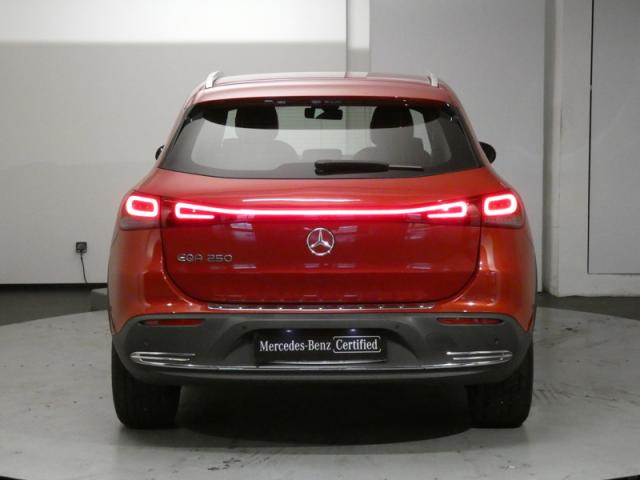 Mercedes Benz Eqa image 3