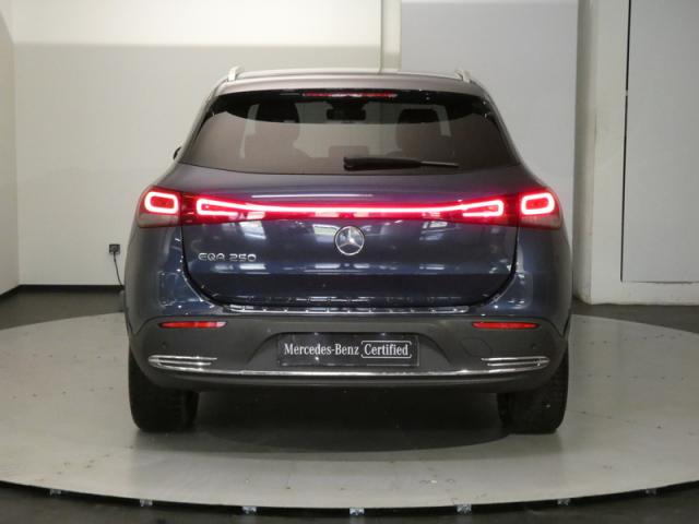 Mercedes Benz Eqa image 8