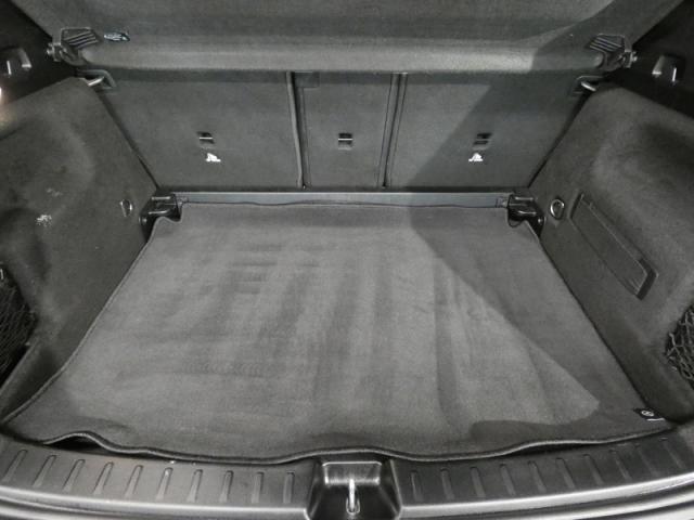 Mercedes Benz Gla image 1