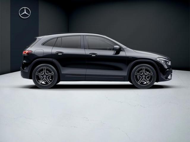 Mercedes Benz Gla image 1