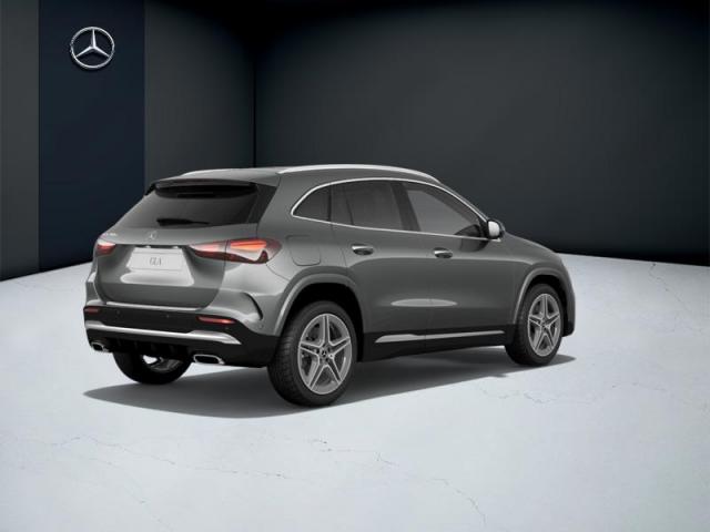 Mercedes Benz Gla image 1