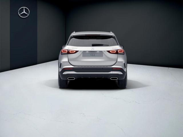 Mercedes Benz Gla image 7
