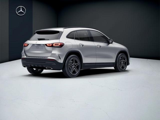 Mercedes Benz Gla image 9
